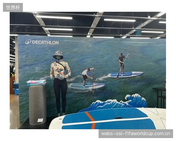 深圳迪卡侬与“湾区之光”启动“云端运动场”，将运动表现数据接入城市地标，承载家庭体育消费新需求